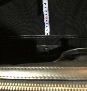 リュック中_後ろ側ポッケサイズ縦