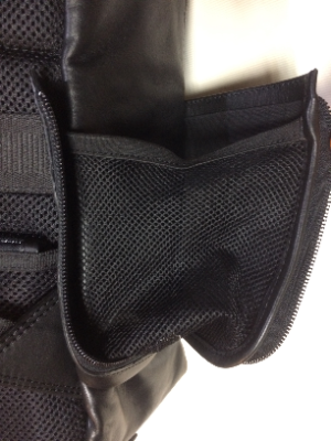 サイドポケット開く