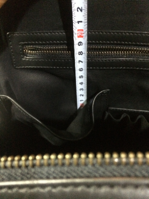 リュック中_小ポッケ左タテ