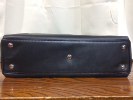 クロスビー底面